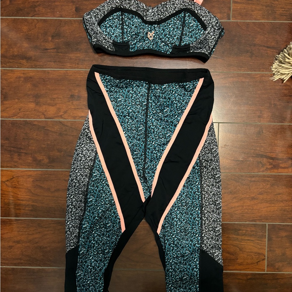 MINKPINK Women's leggings and sports bra